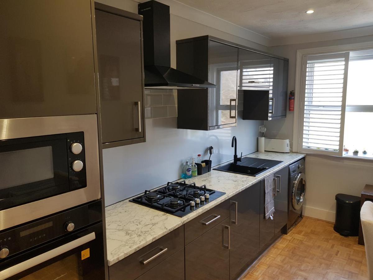 Parkview Apartment Истборн Екстериор снимка