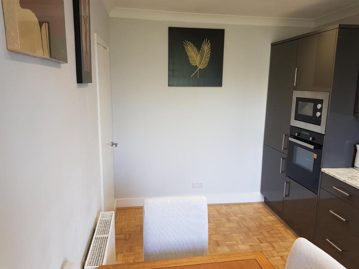 Parkview Apartment Истборн Екстериор снимка
