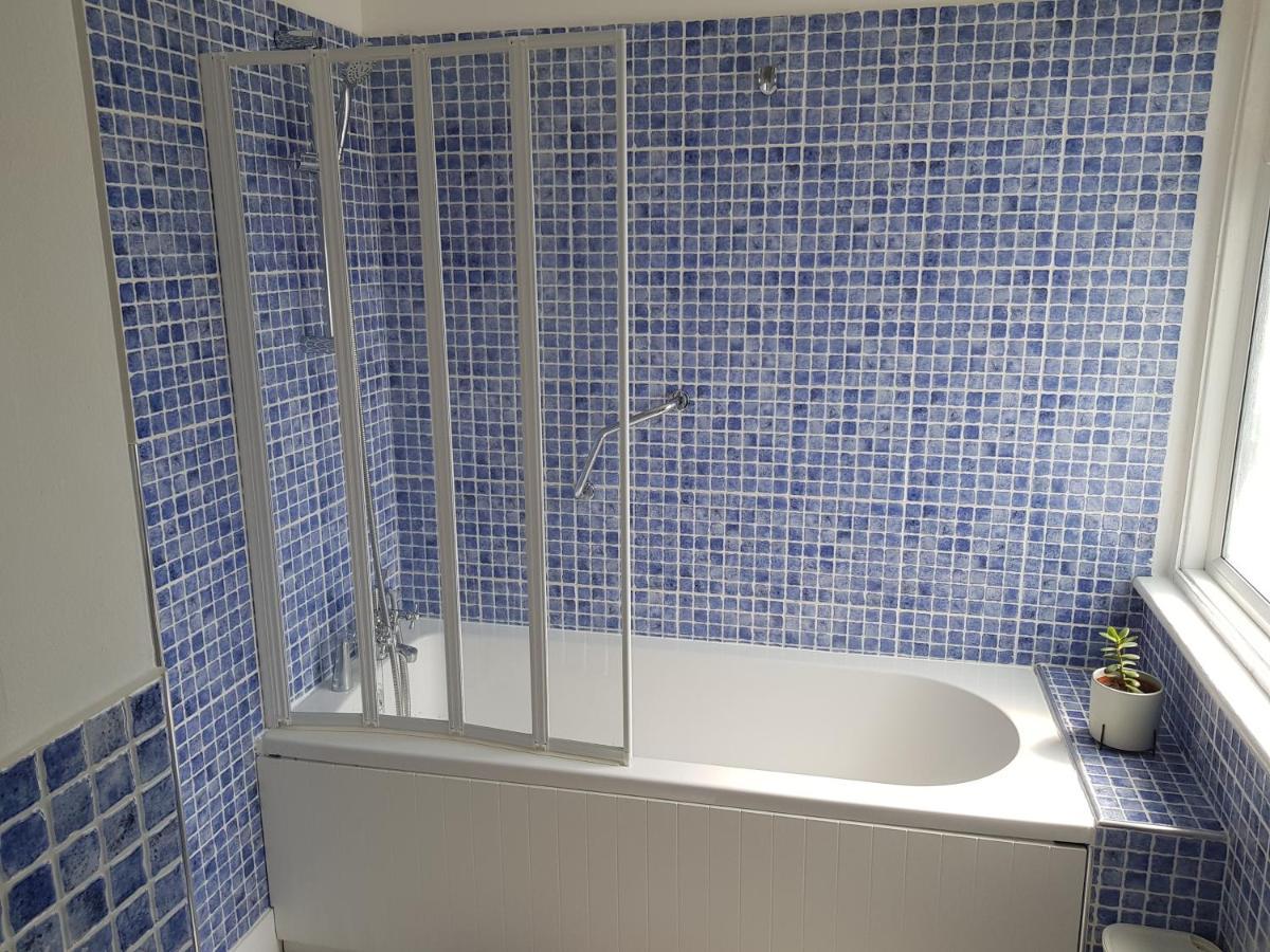 Parkview Apartment Истборн Екстериор снимка