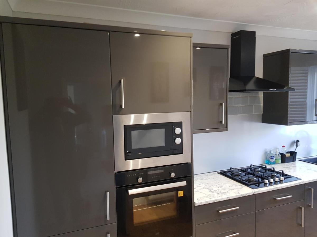 Parkview Apartment Истборн Екстериор снимка