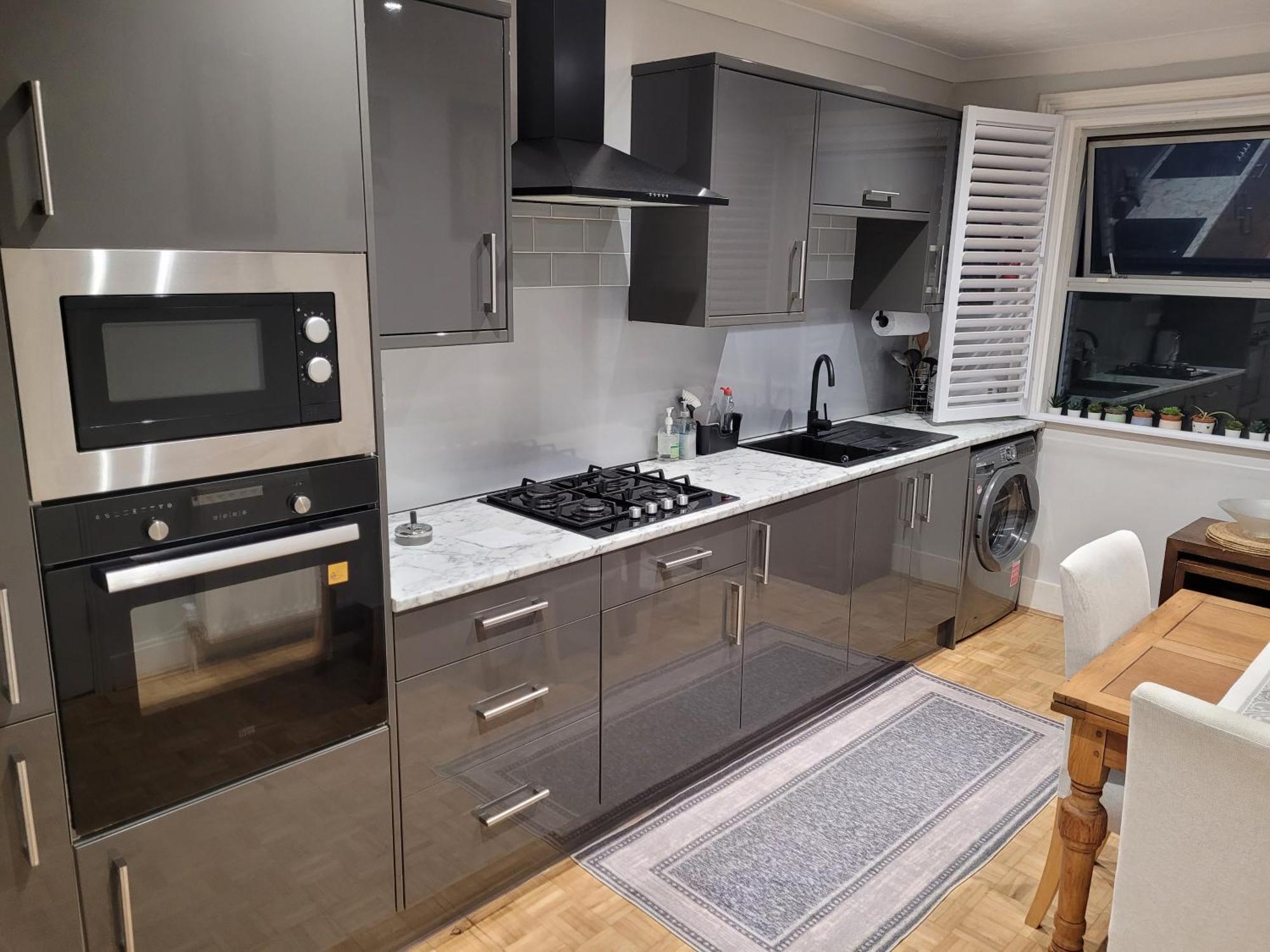 Parkview Apartment Истборн Екстериор снимка